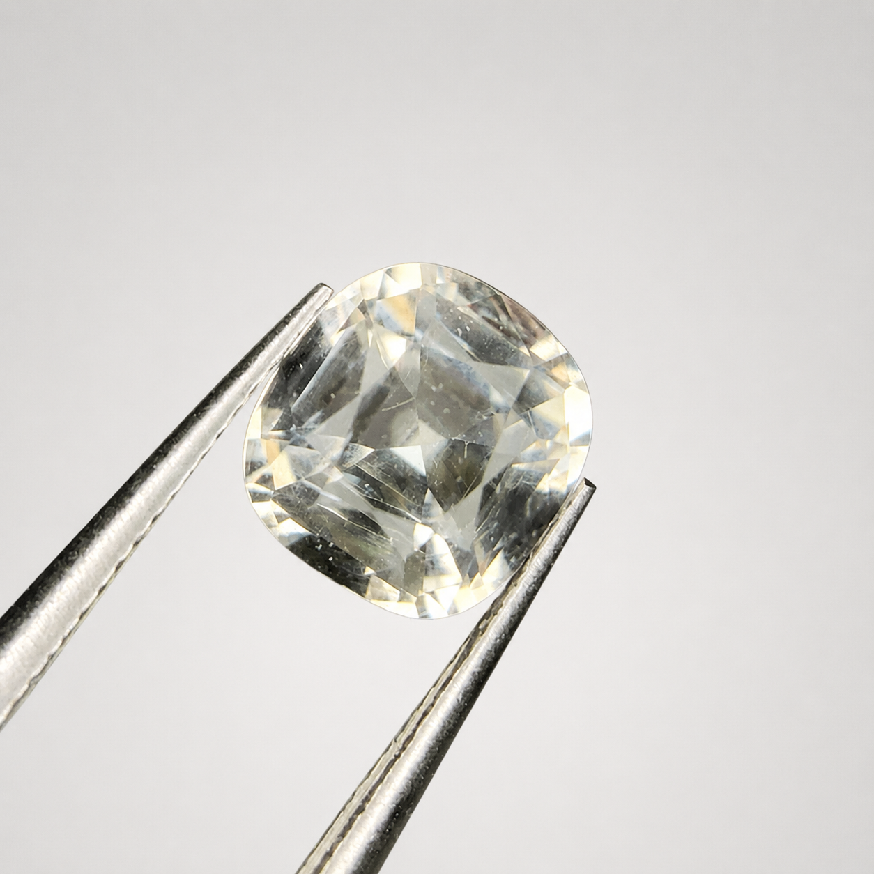 2.75 ct Natural Topaz Gemstone from Skardu, Pakistan